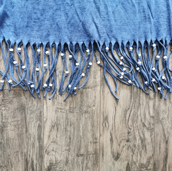 Customized wolf t-shirt with fringe beading - Picture 6 of 6